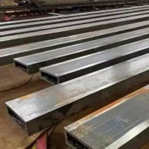 Right-Angle Square Tube